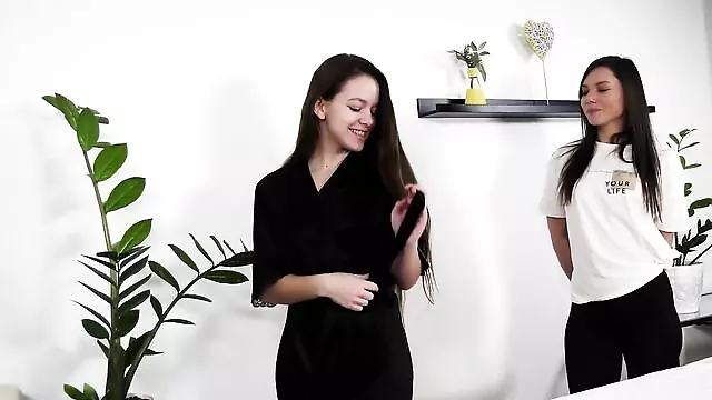 Vollbusige Teen, Grosser Naturbusen Draussen, Fußmassage, Fusse Orgasmus, Teen Füße, Ersties Lesbian
