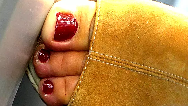 Candid foot fetish admiration, hot suckable polish toes and wedges platform.