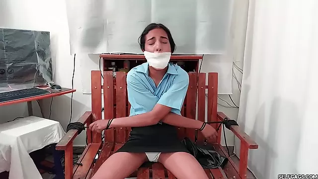Legata Imbavagliata E Scopata, Lesbica Mora, Dominazione Lesbica, Dominazione Feticcio, Lesbica Puke