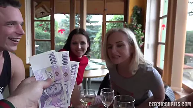 Blond, Blond Vingeren, Tjechisch Geld, Tsjechisch, Czech Groep, Czech Hoeren, Pissen Buiten Vingeren