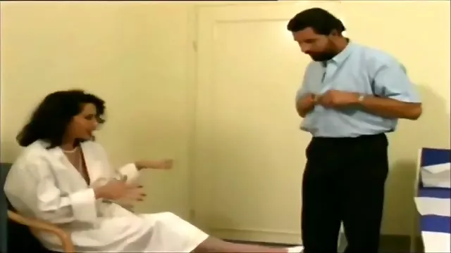 خشن بالغ, بالغ از کون پرمو, از کون پستان, سینه مودار, ممه میان سال, بالغ مودار, عمومي سينه, پستان گنده کون بکن بکن