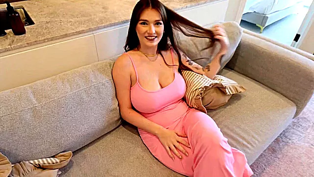 Scorching Uber driver gets me to cheat on my girl with her blowjob and pussy skills