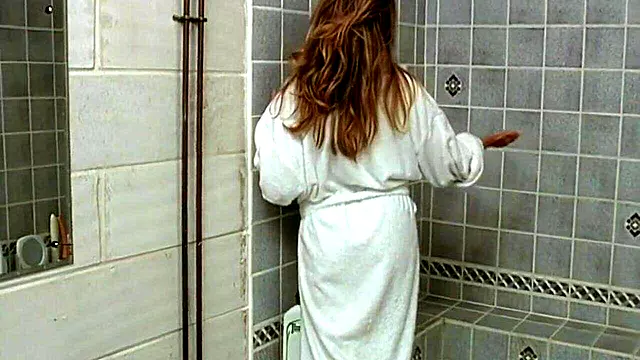 Kozy, Lesby, Blondyny, Lesby Ve Vaně, Lesbičky Hračky, Vedle Leží, Hračky, Lesbicky Velke Prsa Ve Sprse