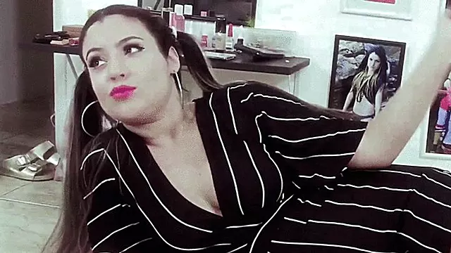 Smoking Hot Close 120's Model Andressa Video 0051