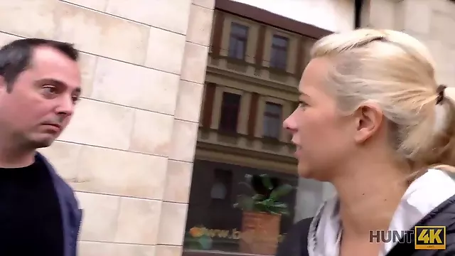 Blonde Geld, Cuckold Paar, Hahnrei, Tschechische Mutter, Tschechin Pov, Gefallen, Instruktion Mutter