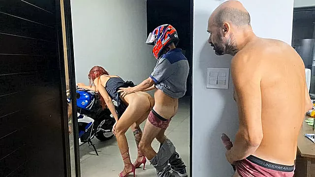 Naughty Redhead Wife Fucks Delivery Boy in 4K - Hot Cheating Cuckold Action!