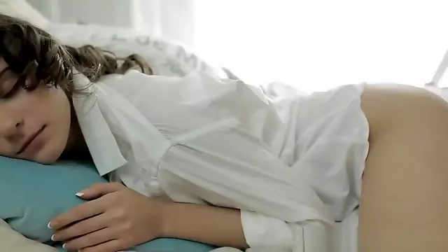 Schoolgirl ready to fuck two big dicks together