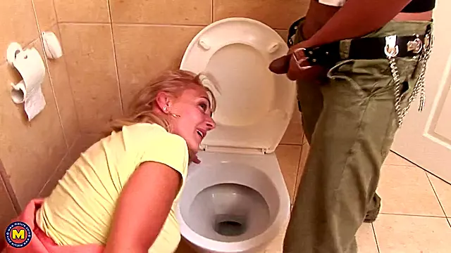 Milf, Filme Porno Mature, Femei Mature Cu Batrani