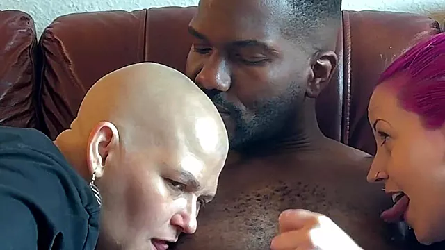 Nghiệp Dư Milf, Threesome Nghiệp Dư, Cu To Vào Sau, Cock Vuốt Ve, Liếm Dái, Nữ Làm Chủ, Liếm Núm Vú