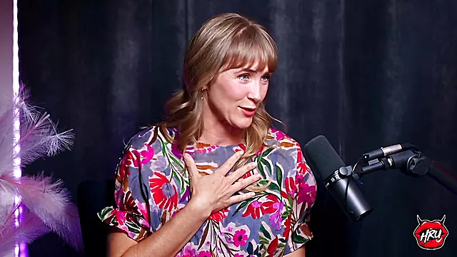 Hlasity, Erotika, Smyslná Milfs, Ze Zadu, Zralé Zeny, Horké Milf, Zral Ensk Feti, Vedle Leží, Při Sexu Mluví Sprostě Porno