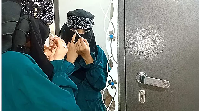 Muslim Girl with Beautiful Eyes, Was Fucked in Front of Mirror