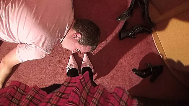 Hannah Pink Heels Head Trample POV