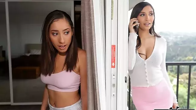 Pernas Loiras, Lambida Cu Loira, Loira No Sofa, Sexo Com Obigento Sesual, Teen Threesome Peluda