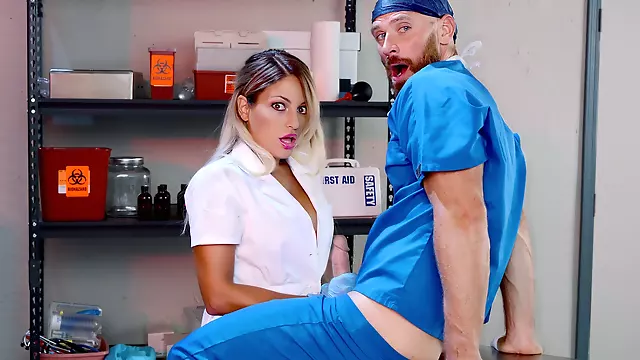 Velká Prdel Velké Prsa Blondýna, Tetování Blondýna, Prsatá Blondýnka, Blondýnky Zraly Zensky