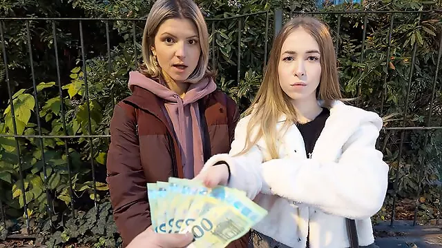 Reverzn Cowgirl, Řezání Penisu, Malý Penis, Malá Prsa, Rusky Prsa, Hubeny Krasky Prsa, Divný Prsa