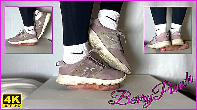 Trample Bold, Pik Og Nosser, Beskidt Penis, Beskidte Fødder, Feet Dominans, Fodfetish, Fetisch