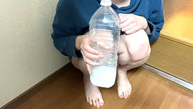Japonaise, Amatrice Solo, Femme Solo, Fetish Japonaise, Fétichisme Pisser, Japonaise Solo, Solos Hd