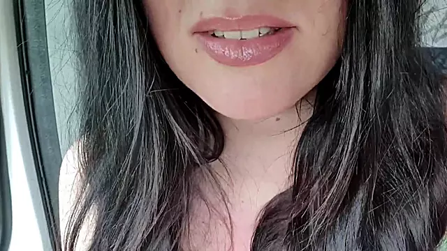 Lonely German Girl needs help with her car (German ROLEPLAY)