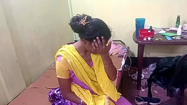 Doggy style fucking for a leggy Indian woman on cam