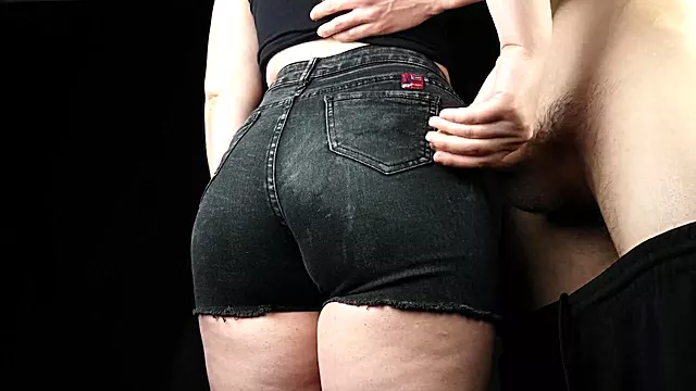 PERFECT FIT BIG ASS in jeans shorts HANDJOB #3