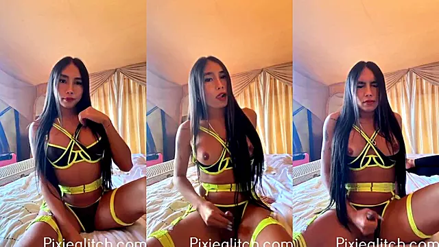 Trans babe squirts hot cum while jerking off alone