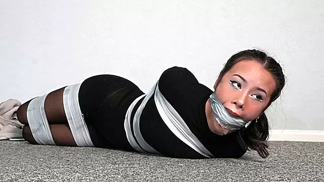 Asiaticas Amarradas, Vomito Asiático, Senhoras Asiaticas, Policial Feminina Bondage, Amarrada Amordaçada