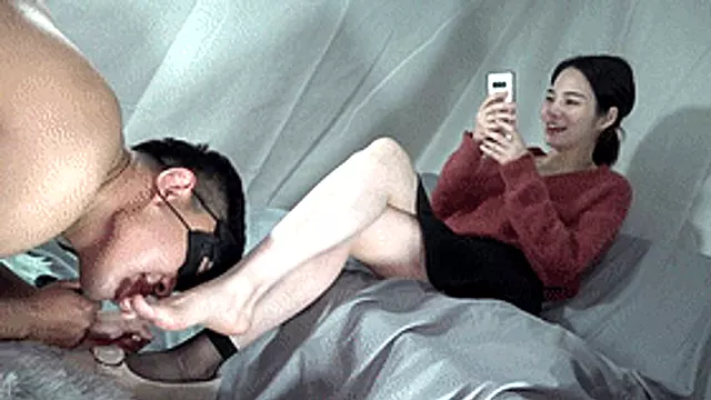 Lông Ngón Chân, Chân, Xích Cổ, Mút Bàn Chân, Liếm Chân, Liếm Chân Tôn Sùng, Bú Liếm, Liếm Ngón Chân