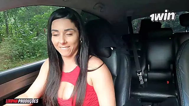 Latina tramp puts on a demonstrate with her gigantic donk rectal and blow-job skills!