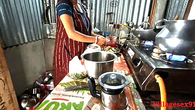 Desi Stepmom Kitchen Fuck with Villagesex91 - Blowjob and Doggy Style Sex
