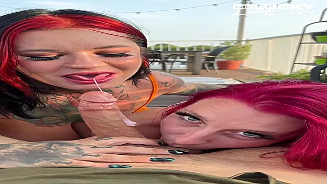 Store Bryster Sutter Pik, Perfekt Big Tits, Fetisch, Piger, Store Blowjob, Rødhåret, Bryster Piercing
