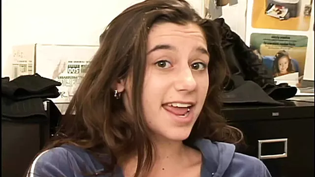 Velky Penis Do Kundy, Obrovská Kunda, Tit Kurva Čurák, Vystrik Do Vagina Nactilete, Strikani Na Kundu
