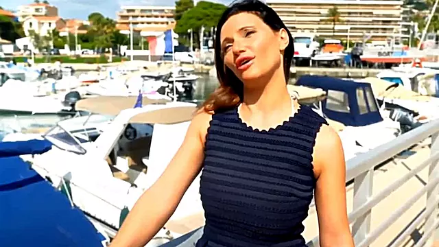 Casting Frances, Entrevista, Francesas