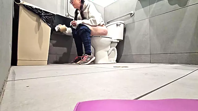 I Went On A Date. A Pee Compilation