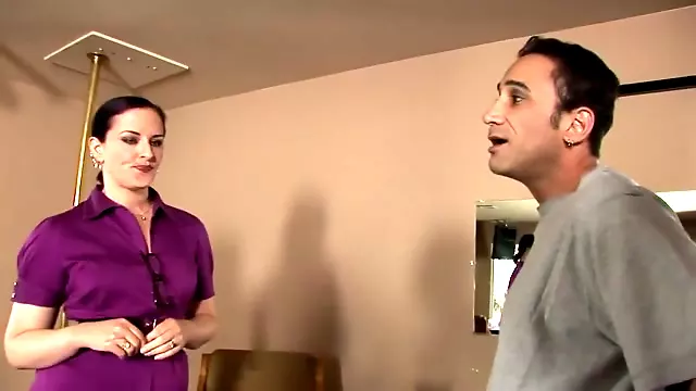 دهنی منی پاش, دهنی سبزه, کرولاین پیرس, منی پاش فتیش, منی روی جوراب ساق بلند, فوت فیتیش کس لیسیدن