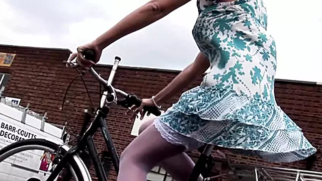 Roken, Sexy Ondergoed, Berijden Mooi, Lekkere Dijen, Kutje Tonen, Kutjes Tonen, Zelfgefilmd, Pussy