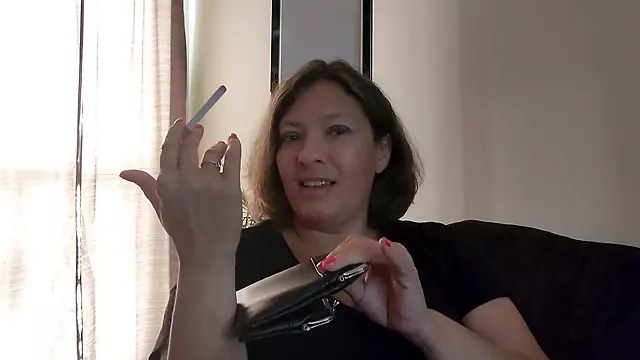 Saft Mastubieren, Beim Rauchen Erwischt, Leder Fetisch, Leder Handjob, Rauchen Und Wichsen