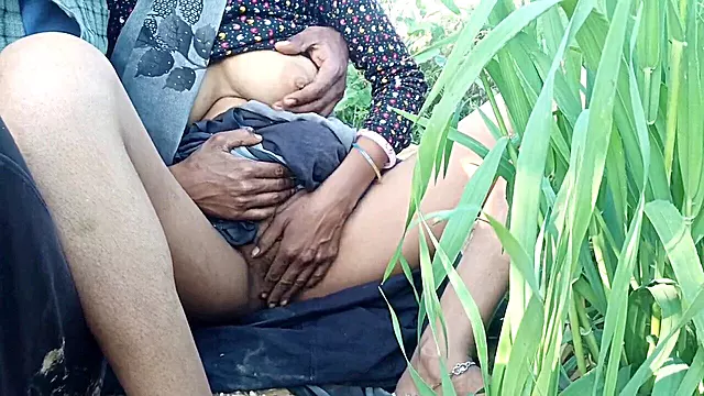 Desi sister-in-law visits the farm for fodder while her bro-in-law presses her cupcakes