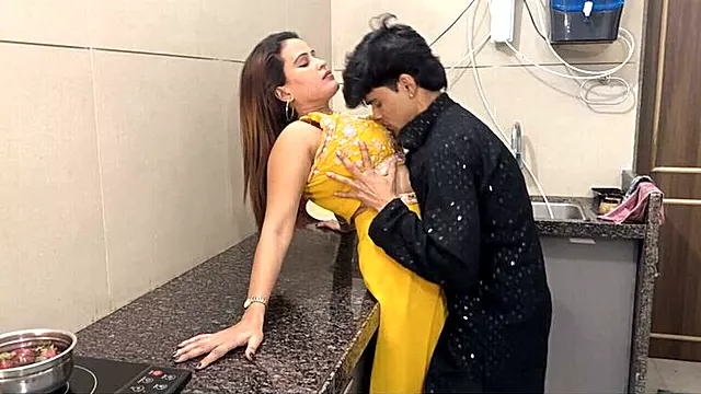 Hindia Audio, Marido, Duro A Mi Mujer, Marido Esposa, Al Lado Del Marido, Recientes, Videos Cortos