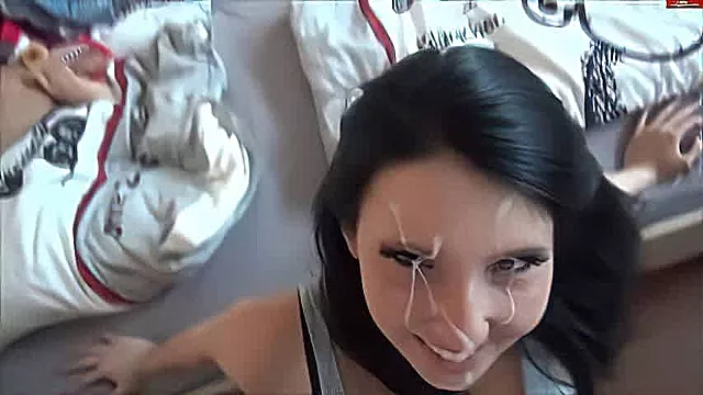 Amateur Brünette, Amateure Ins Gesicht, Amateur Gesichtsbesamung, Amateur Rasier, Dicker Arsch Gesicht