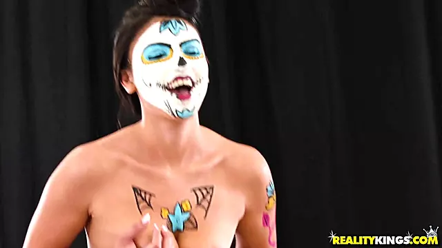 Michelle Martinez And Sean Lawless - Painted Pussy