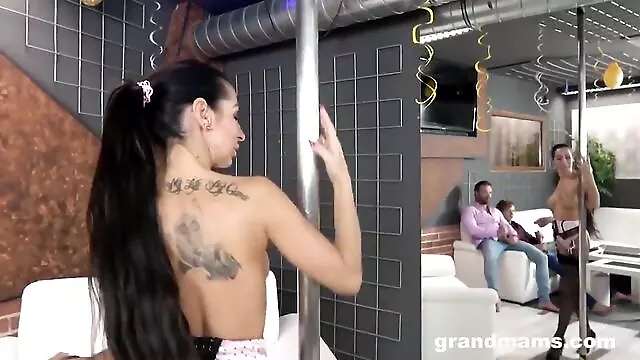 Amatør Bedstemor, Hård Blowjob, Hd Granny Mature Store Bryster, Dreng Og Moden, Onani, Hård Trekant