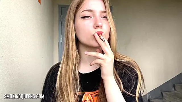 Fumeuse Cigarette, Fétiche Smoking, Teen Fétiche, Jeune Salope, Mannequins Teens, Fille Ado