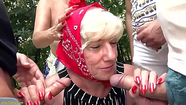 Gola Big Tits, Nonne Belle, Gruppo Festa, Sega Sul Culo, Cazzoni Grossi E Duri In Culo, Adolescente Anale Duro