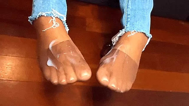 Blond Füsse, Blondine Footjob, Während Des Blasens Abspritzen, Langes Abspritzen, Fetisch Blowjob