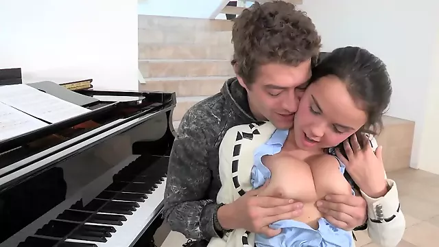 Díl On Harper, Mladá Láska, Romantické Milování, Erotické Teens, Učitelka Klavíru, Mladá Učí