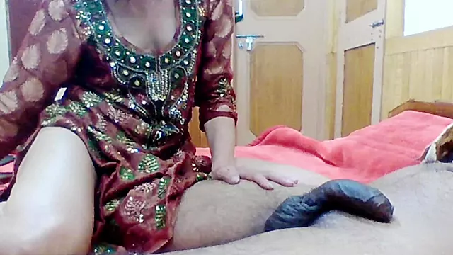 دسی هندی, ممه مامان, ساک زدن کير گاييدن, ساك زدن زوج, میلف هند جاب, مامان شهوتی, نامادری حشری