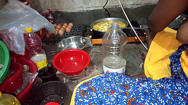18 Ani, Pe La Spate In Bucatarie, Isi Da Nevasta, Tate, Nevasta, Soții În Bucătărie, Cum On Wife Tits