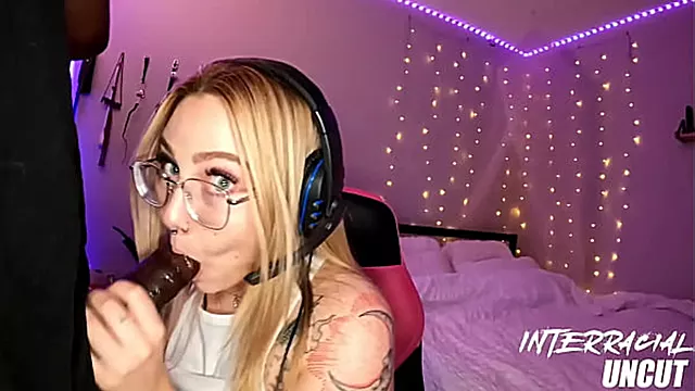 Velké Černé Péro, Šlapka S Cernochem, Hluboky Vystrik, Tlusty Penis, Onanuje Atece Ji, Hardcore Hluboke Hrdlo