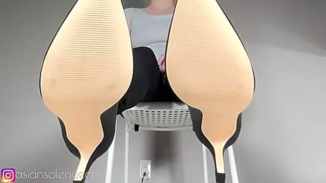 My Big Feet control you
