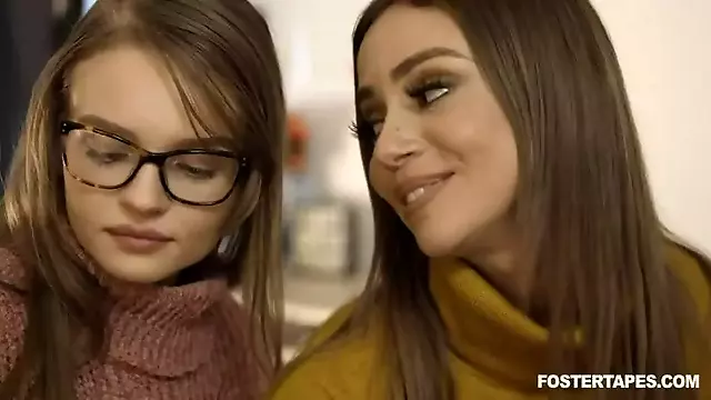 Stary Mlady, Náctileté Vyholené, Starý, Trojka Honění, Mladá Blondýnka, Trojka Lízání, Nohy Vystrik